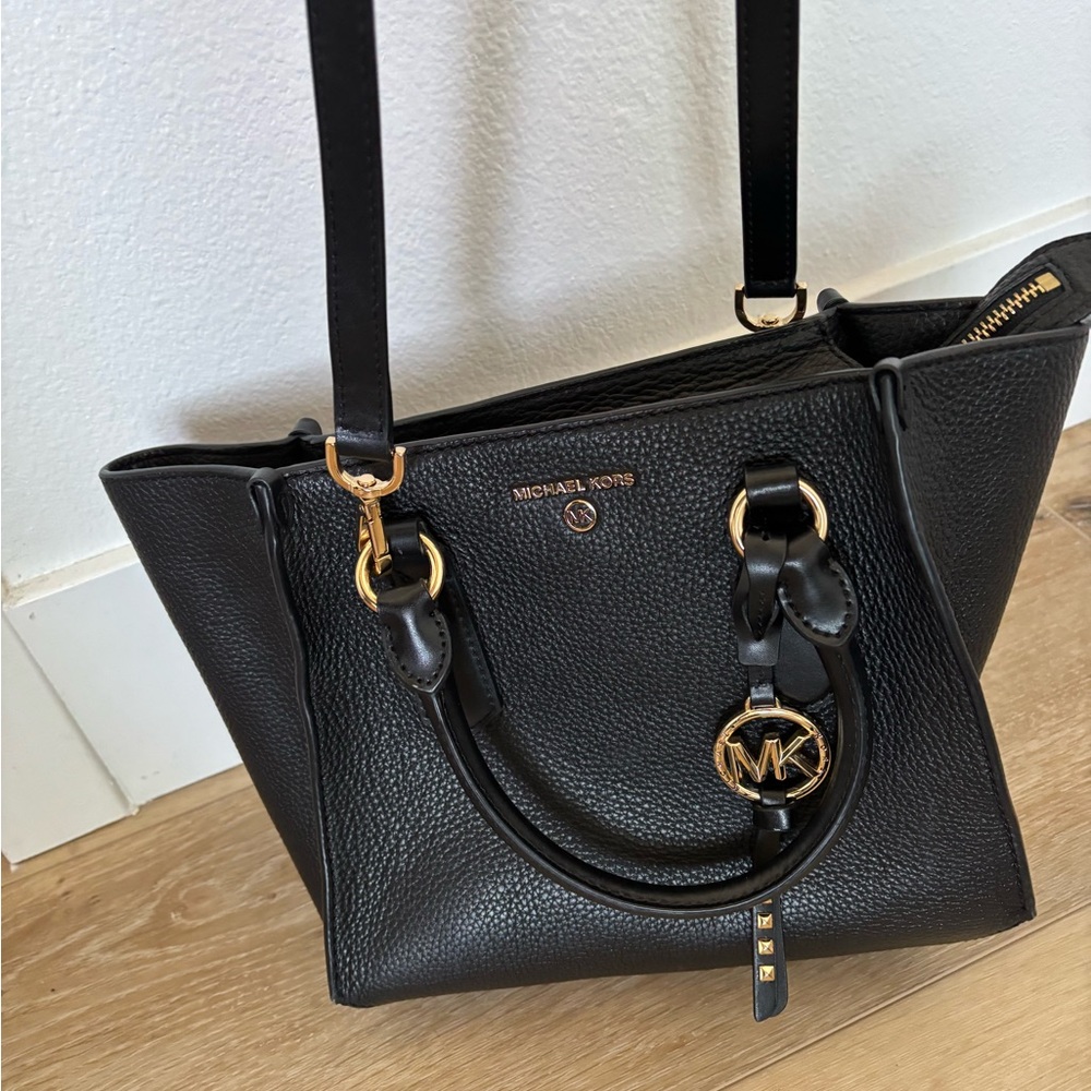 Michael Kors crossbody bag- black